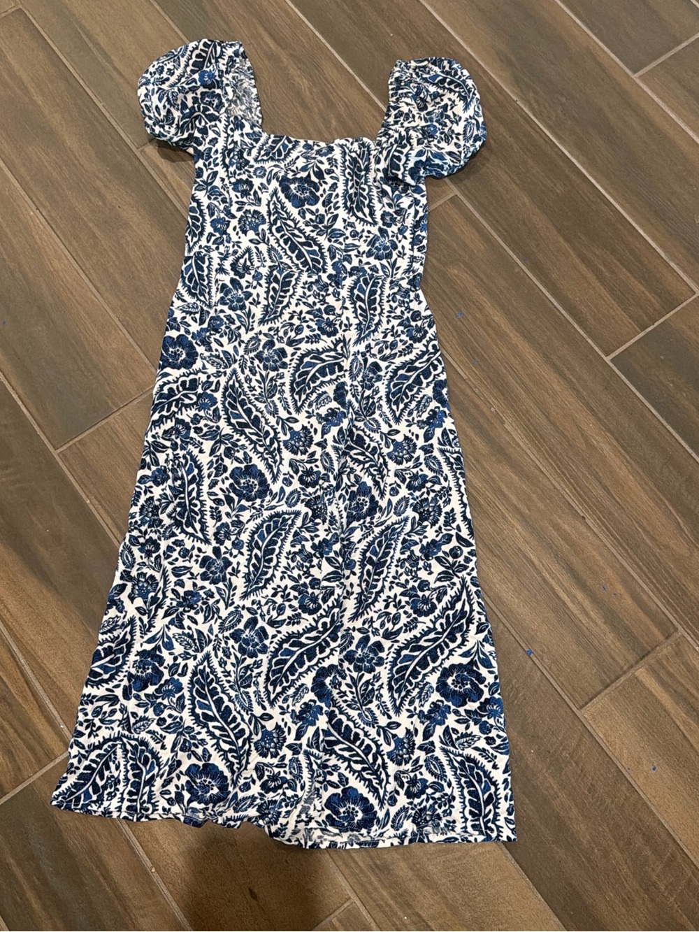 Francesca's Collections Navy and White Paisley Puff-Sleeve Midi Dress